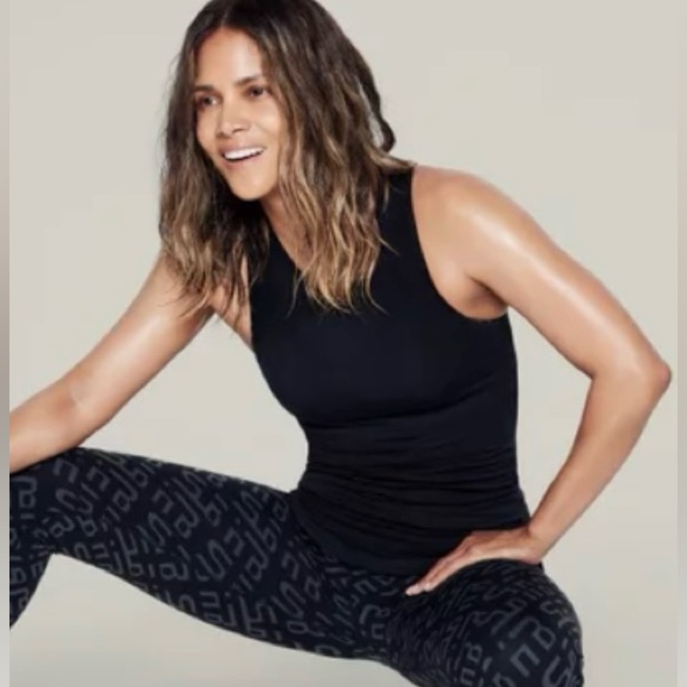 Sweaty Betty x Halle Berry workout sleeveless top Split Back Black size XXS - Picture 2 of 10